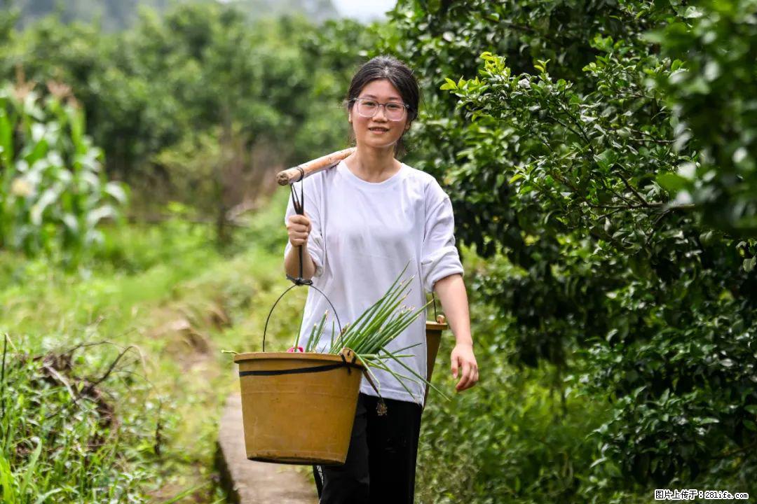 全网追的“扁担女孩”，找了一份暑假工，时薪12元 - 吴忠生活资讯 - 吴忠28生活网 wuzhong.28life.com